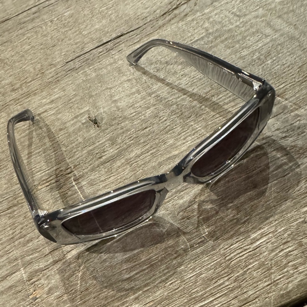 Chimi Polarized Sunglasses #10.2 In Grey — image 5 of 8